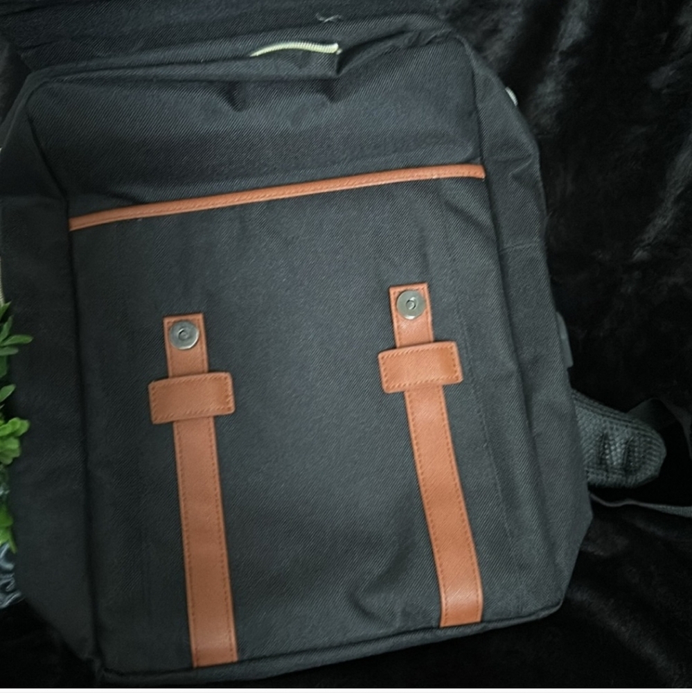 Teimose NWOT Large USB Backpack - Picture 4 of 10